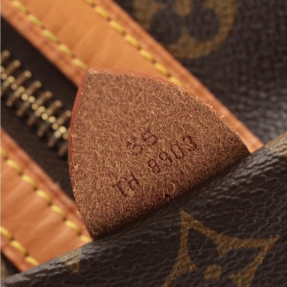 Louis Vuitton couple 35" monogram canvas and vachetta leather. WITH COA - Picture 5 of 9